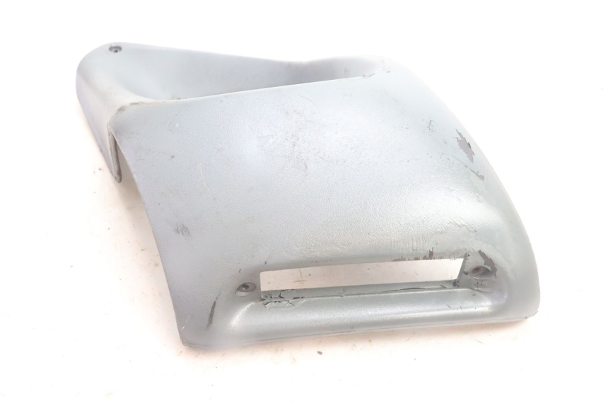 photo de FIANCATA ANTERIORE DESTRA INFERIORE GILERA RUNNER SP 50 (2002 - 2004) - Zoom sullo stato d'uso
