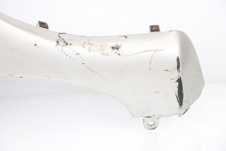 photo de Pannello laterale anteriore destro KYMCO COBRA 100 (1998 - 2003) - Dettagli dei punti di fissaggio