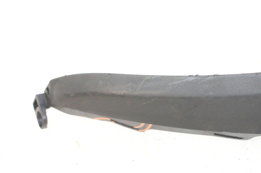 photo de CARENA PIAGGIO MP3 500 (2016 - 2018) - Dettagli dei punti di fissaggio