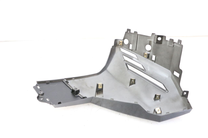 photo de CARENA PEUGEOT TWEET 4T 50 (2023 - 2025) - Dettagli dei punti di fissaggio