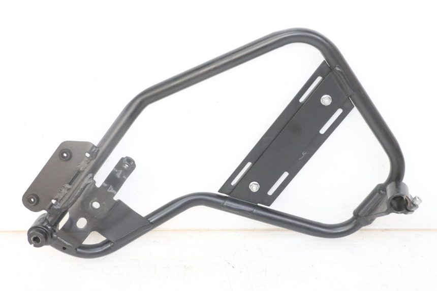 photo de CARENA ROYAL ENFIELD HYMALAYAN 410 (2016 - 2023) - Primo piano tecnico