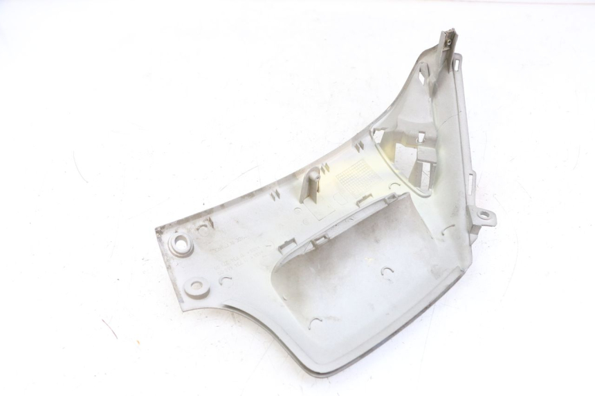 photo de PARAFANGO LATERALE ANTERIORE DESTRO PEUGEOT SPEEDFIGHT 100 (1997 - 2007) - Altra angolazione