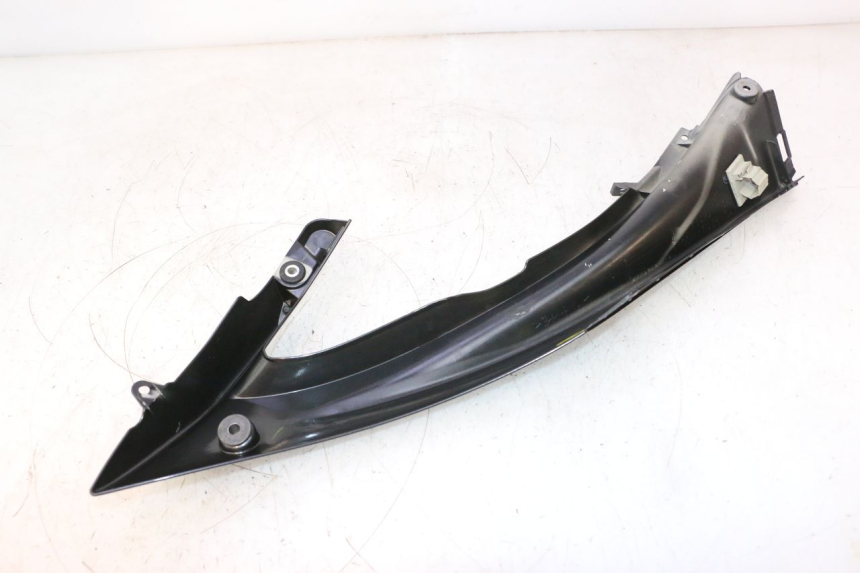 photo de FIANCATA ANTERIORE DESTRA SUPERIORE YAMAHA YZF R6 600 (2008 - 2009) - Caratteristiche distintive