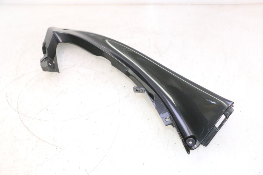 photo de FIANCATA ANTERIORE DESTRA SUPERIORE YAMAHA YZF R6 600 (2008 - 2009) - Stato della superficie e materiale