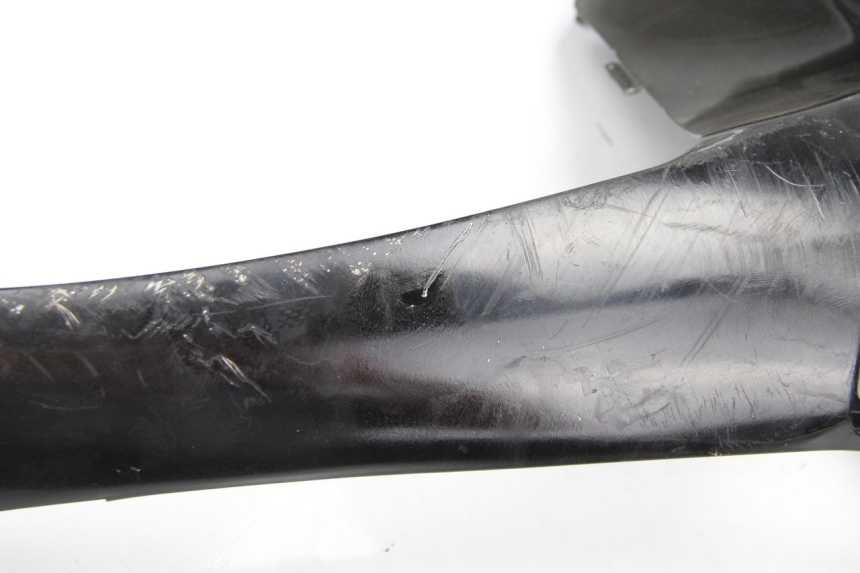 photo de Pannello laterale anteriore destro SUZUKI UC EPICURO 125 (1999 - 2003) - Primo piano tecnico