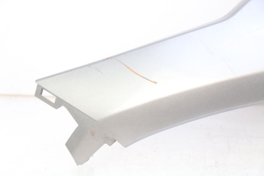 photo de PARAFANGO LATERALE ANTERIORE DESTRO HONDA VISION NSC R 50 (2013 - 2015) - Marcature e riferimenti originali