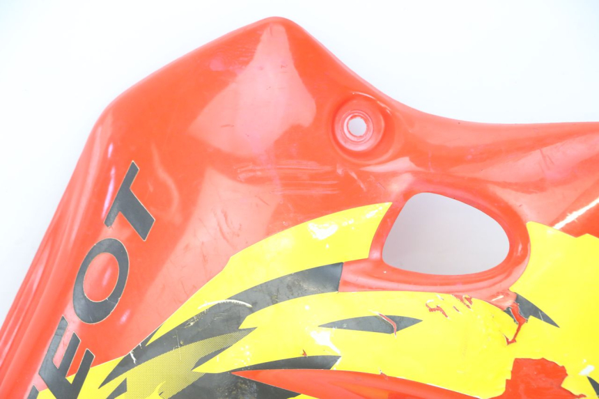 photo de PARAFANGO LATERALE ANTERIORE DESTRO PEUGEOT XP6 50 (1997 - 2003) - Stato della superficie e materiale