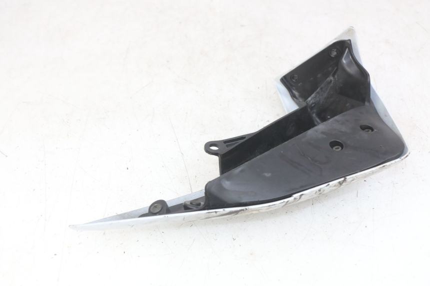 photo de PARAFANGO LATERALE ANTERIORE DESTRO KAWASAKI Z 750 (2007 - 2013) - Zoom sullo stato d'uso