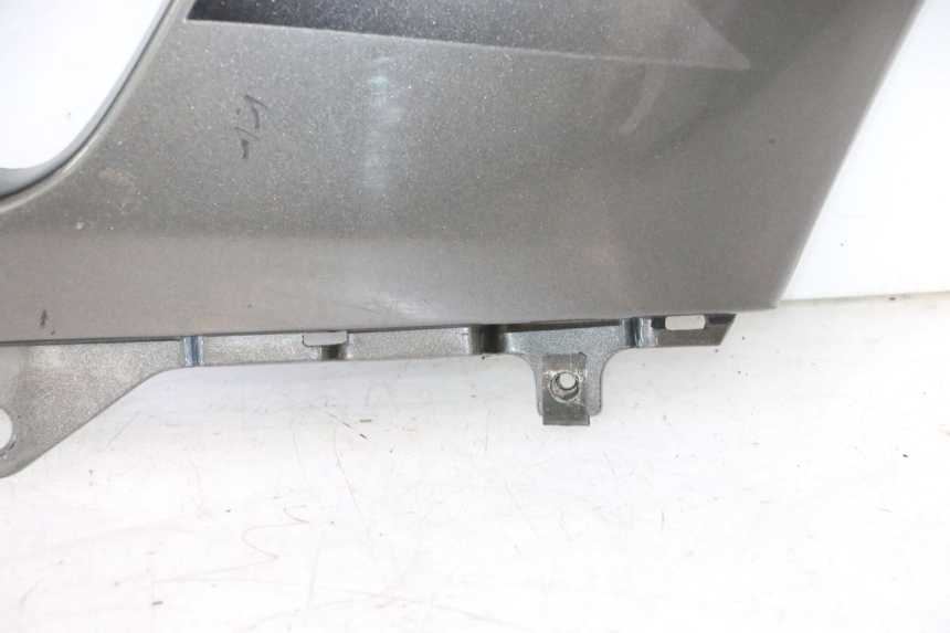 photo de Pannello laterale anteriore destro KAWASAKI ZZR 600 (1995 - 2004) - Primo piano tecnico
