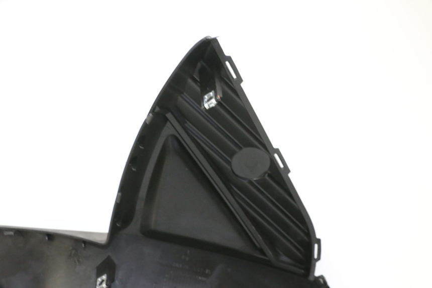 photo de CARENA QUADRO 4 4D 350 (2015 - 2018) - Stato della superficie e materiale