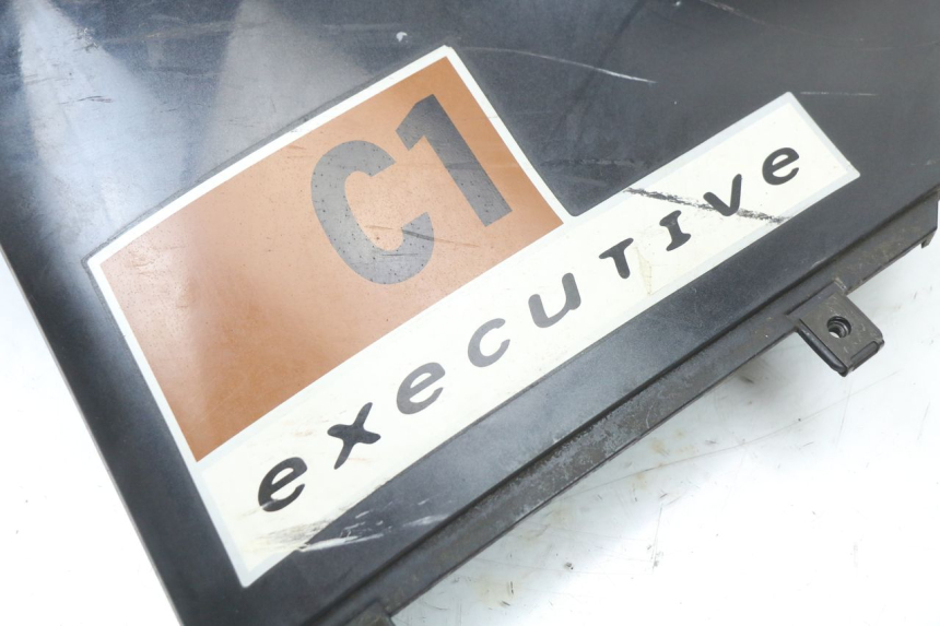 photo de PARAFANGO LATERALE ANTERIORE SINISTRO BMW C1 125 (2000 - 2003) - Caratteristiche distintive