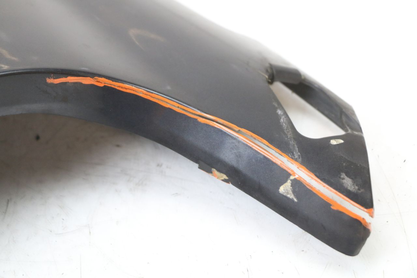 photo de PARAFANGO LATERALE ANTERIORE SINISTRO BMW C1 125 (2000 - 2003) - Dettagli dei punti di fissaggio