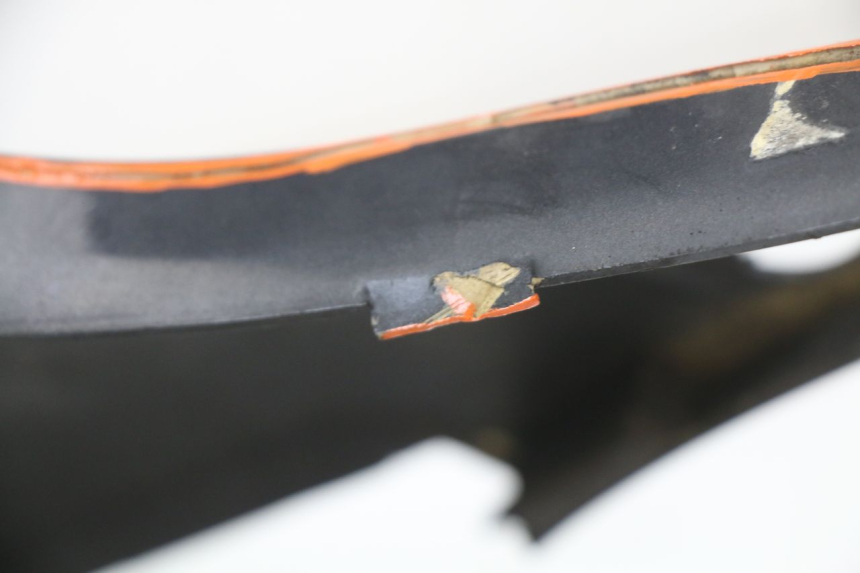 photo de PARAFANGO LATERALE ANTERIORE SINISTRO BMW C1 125 (2000 - 2003) - Stato della superficie e materiale