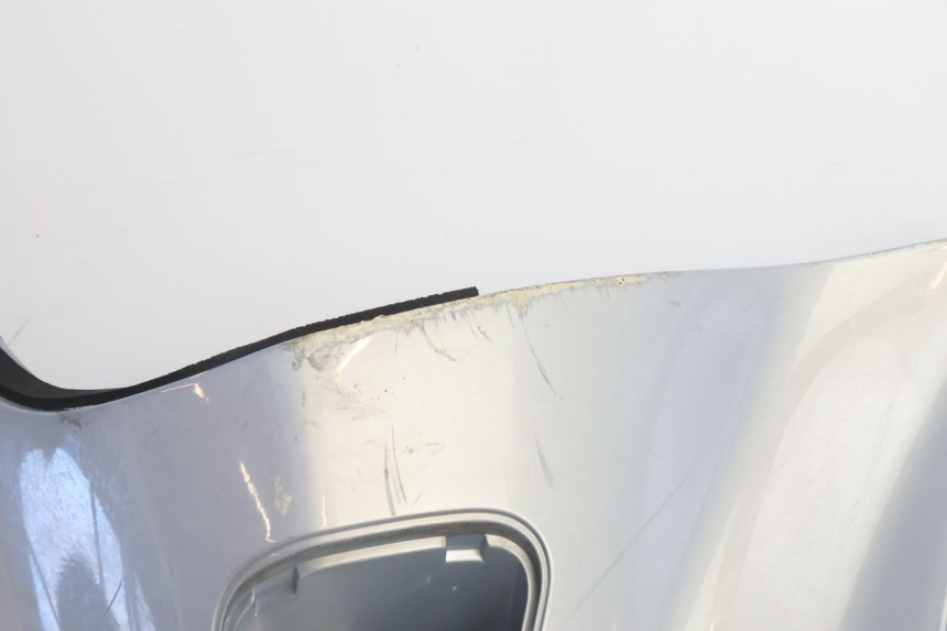 photo de PARAFANGO LATERALE ANTERIORE SINISTRO BMW C1 125 (2000 - 2003) - Zoom sullo stato d'uso
