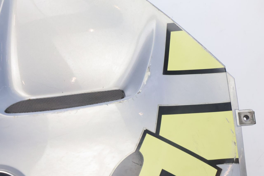 photo de PARAFANGO LATERALE ANTERIORE SINISTRO BMW C1 125 (2000 - 2003) - Primo piano tecnico