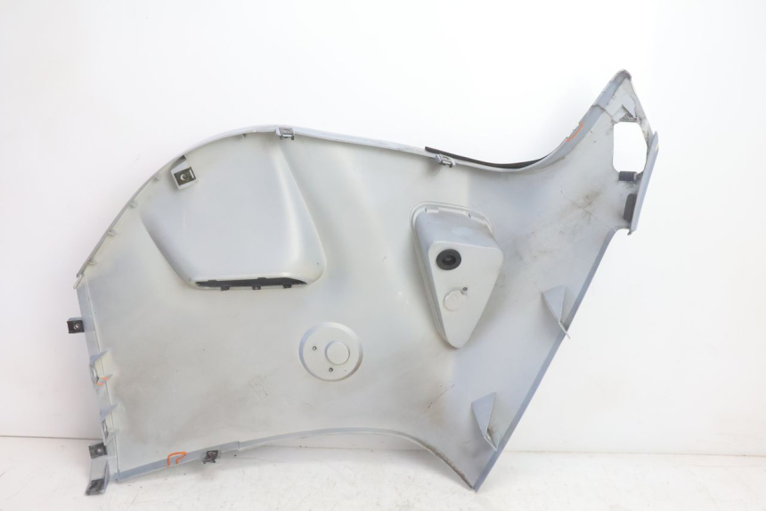 photo de PARAFANGO LATERALE ANTERIORE SINISTRO BMW C1 125 (2000 - 2003) - Stato della superficie e materiale