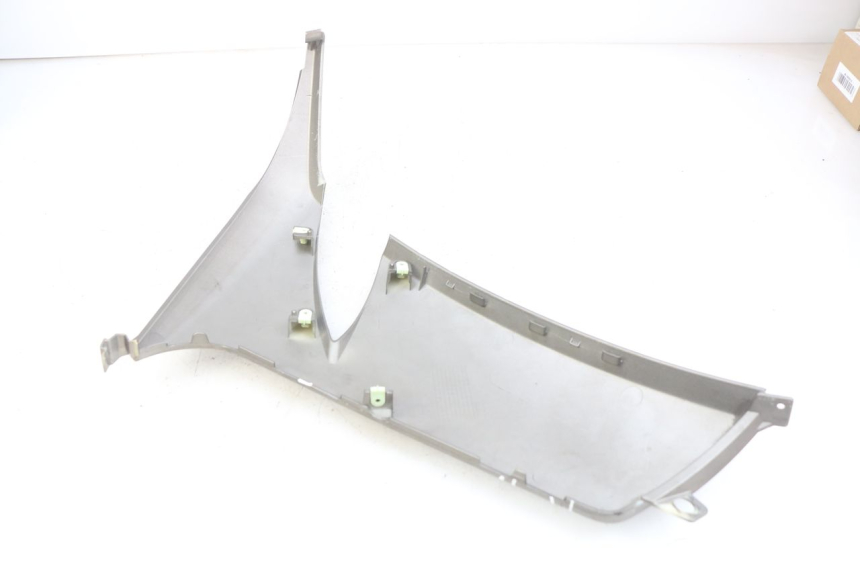 photo de PARAFANGO LATERALE ANTERIORE SINISTRO PEUGEOT CITYSTAR 125 (2011 - 2017) - Vista d'insieme del prodotto