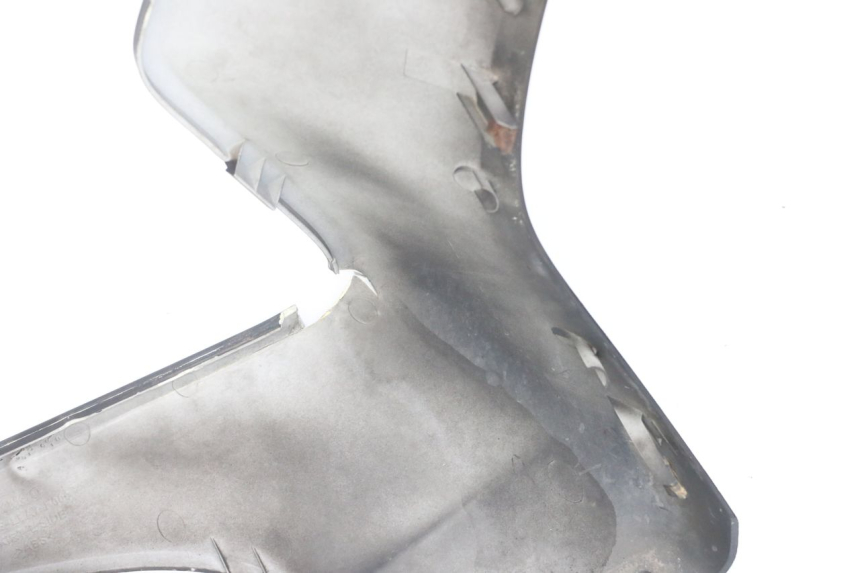 photo de Pannello laterale anteriore sinistro KYMCO DINK STREET ABS 125 (2011 - 2018) - Primo piano tecnico