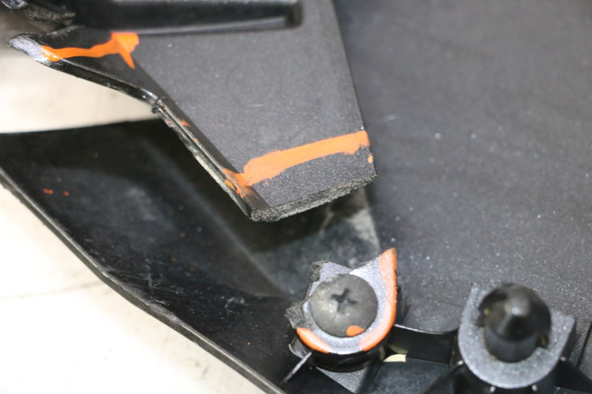 photo de FIANCATA ANTERIORE SINISTRA KAWASAKI ER-6 ER6 F ABS 650 (2012 - 2016) - Stato della superficie e materiale