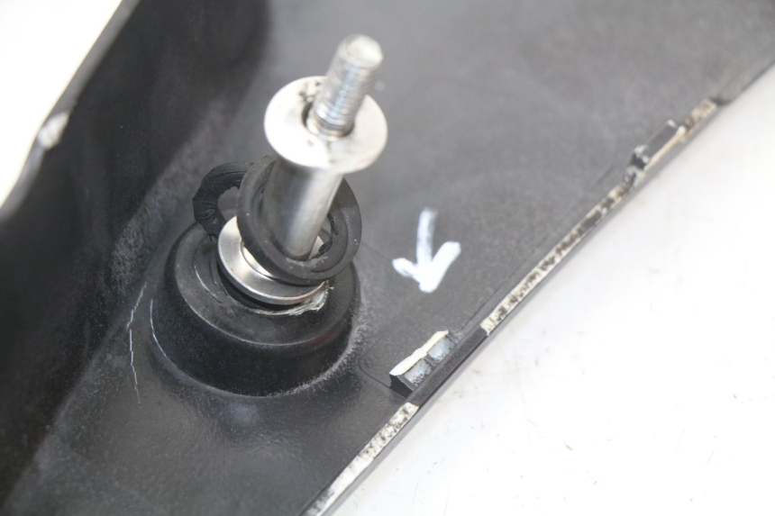 photo de Pannello laterale anteriore sinistro SUZUKI GSX-R GSXR 750 (2011 - 2016) - Altra angolazione