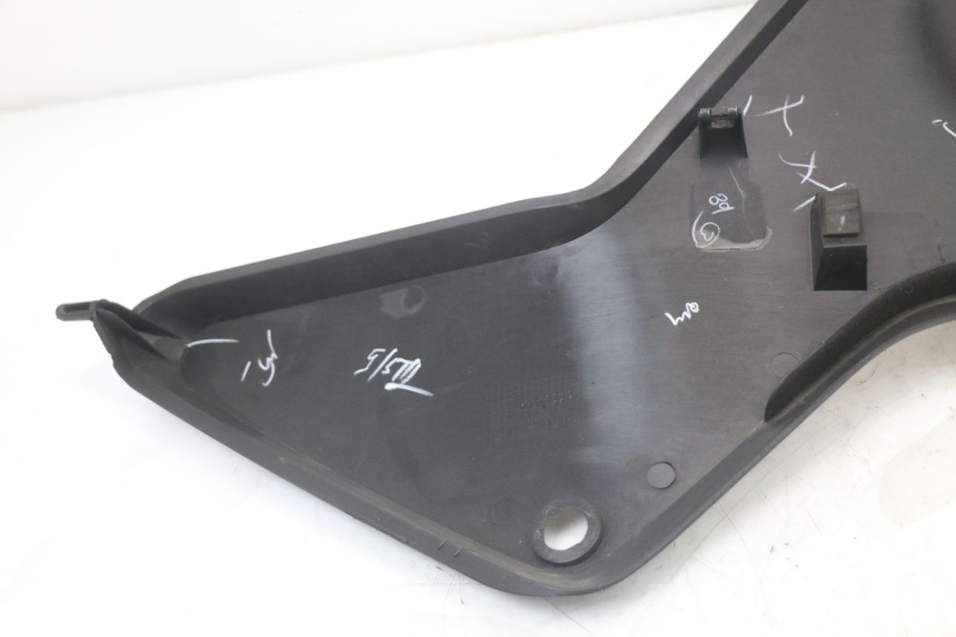 photo de CARENA HUSQVARNA SVARTPILEN 401 (2018 - 2023) - Dettagli dei punti di fissaggio