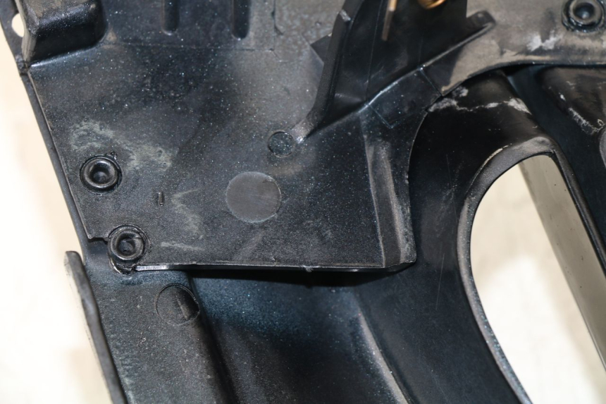 photo de Pannello laterale anteriore sinistro BMW K LT ABS 1100 (1990 - 1996) - Dettaglio del componente