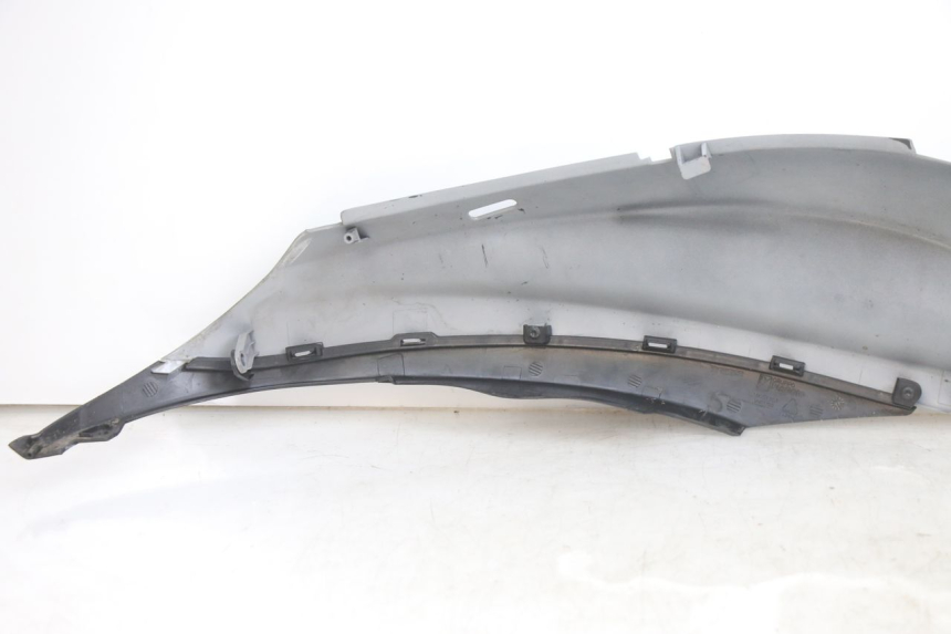 photo de PARAFANGO LATERALE ANTERIORE SINISTRO PIAGGIO MEDLEY 125 (2016 - 2023) - Zoom sullo stato d'uso