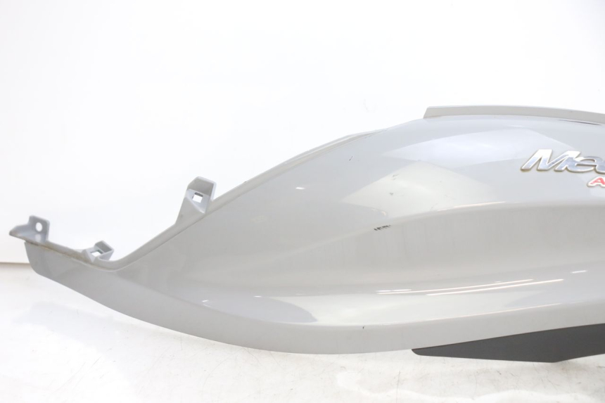 photo de PARAFANGO LATERALE ANTERIORE SINISTRO PIAGGIO MEDLEY 125 (2016 - 2023) - Dettagli dei punti di fissaggio