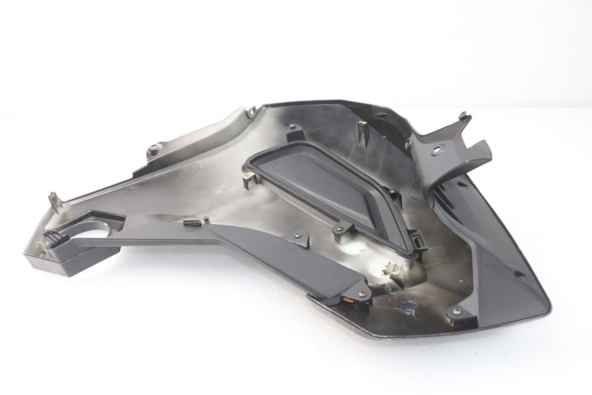 photo de Pannello laterale anteriore sinistro YAMASAKI MSX 50 (2013 - 2022) - Dettagli dei punti di fissaggio