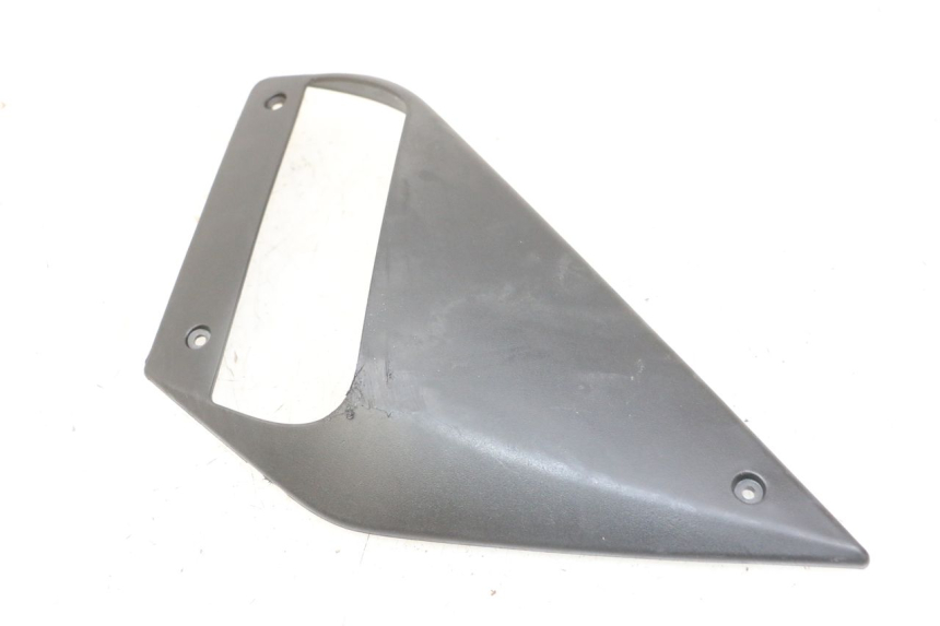 photo de Pannello laterale anteriore sinistro GILERA NEXUS 125 (2009 - 2013) - Zoom sullo stato d'uso