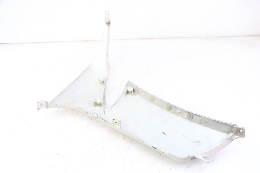 photo de CARENA PEUGEOT CITYSTAR 2T 50 (2018 - 2021) - Dettagli dei punti di fissaggio