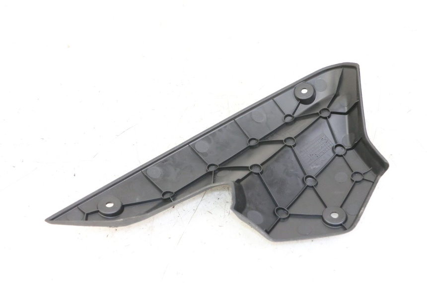 photo de CARENA PEUGEOT KISBEE 4T 50 (2018 - 2022) - Zoom sullo stato d'uso