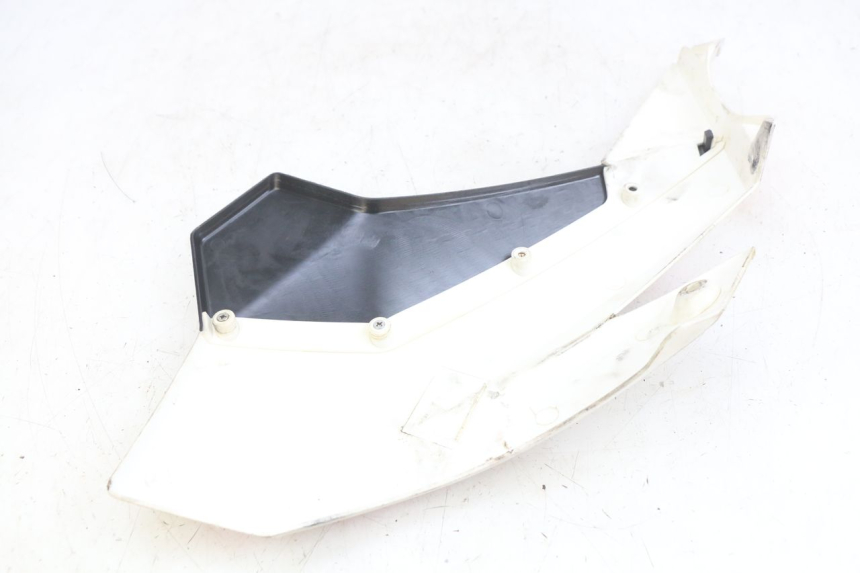 photo de PARAFANGO LATERALE ANTERIORE SINISTRO YCF R-START 125 - Altra angolazione