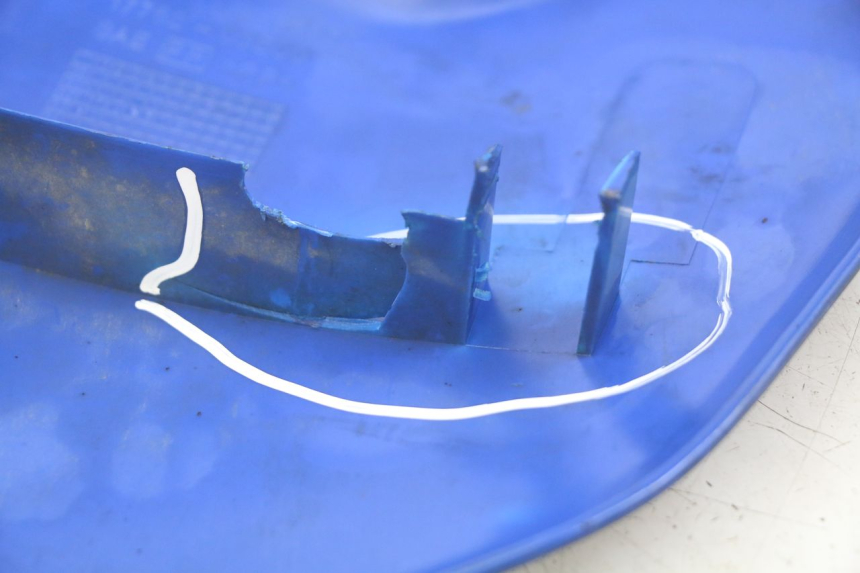 photo de PARAFANGO LATERALE ANTERIORE SINISTRO SUZUKI SMX SUPERMOTARD 50 (1996 - 2001) - Primo piano tecnico