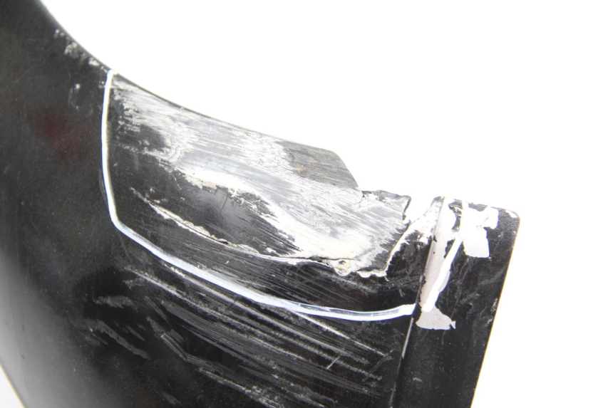 photo de Pannello laterale anteriore sinistro SUZUKI UC EPICURO 125 (1999 - 2003) - Dettagli dei punti di fissaggio