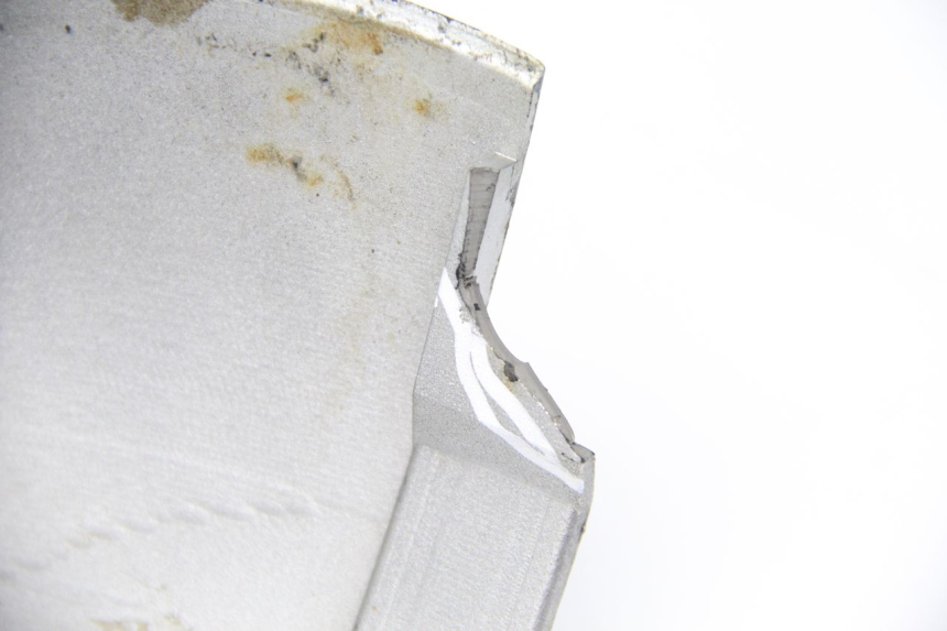 photo de Pannello laterale anteriore sinistro SUZUKI UC EPICURO 125 (1999 - 2003) - Stato della superficie e materiale