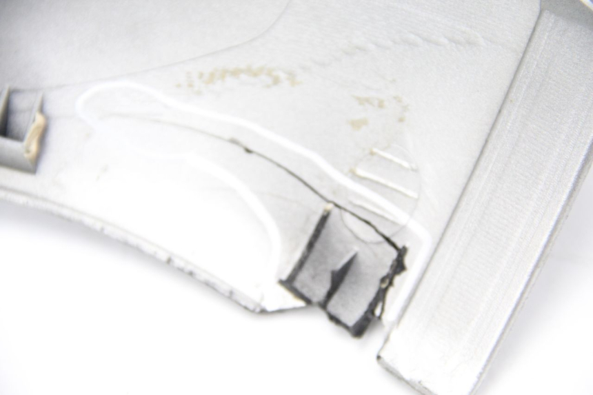 photo de Pannello laterale anteriore sinistro SUZUKI UC EPICURO 125 (1999 - 2003) - Ricambio usato controllato