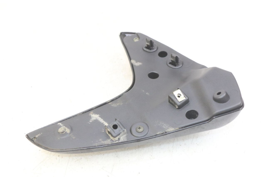 photo de PARAFANGO LATERALE ANTERIORE SINISTRO SYM WOLF SB 125 (2011 - 2018) - Zoom sullo stato d'uso