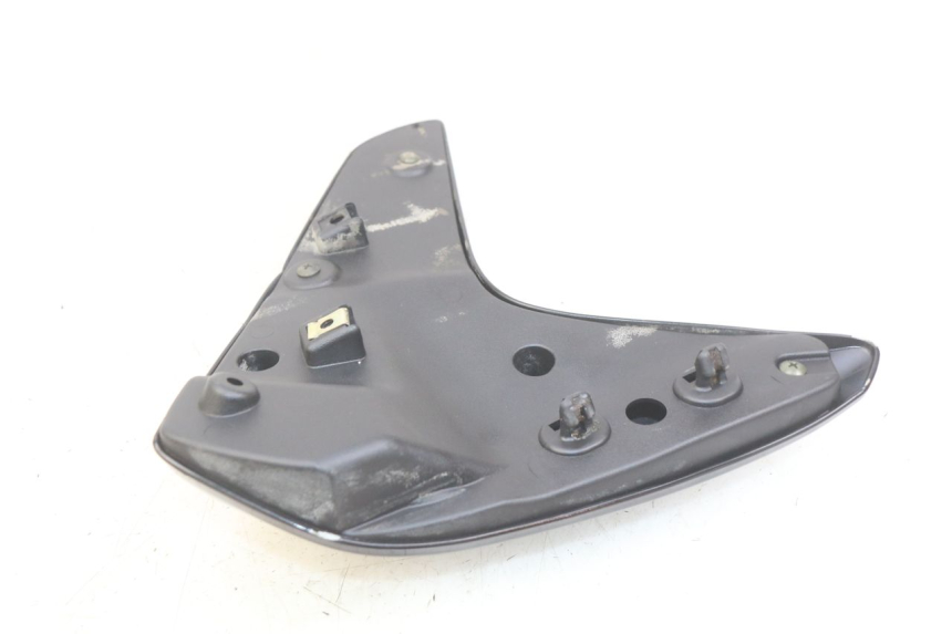 photo de PARAFANGO LATERALE ANTERIORE SINISTRO SYM WOLF SB 125 (2011 - 2018) - Altra angolazione