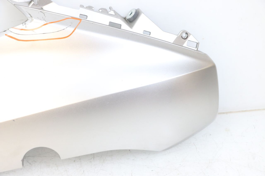 photo de PARAFANGO LATERALE ANTERIORE SINISTRO YAMAHA XMAX X-MAX ABS 125 (2017 - 2020) - Caratteristiche distintive