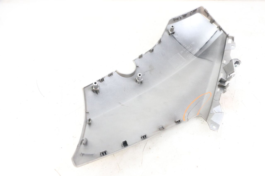 photo de PARAFANGO LATERALE ANTERIORE SINISTRO YAMAHA XMAX X-MAX ABS 125 (2017 - 2020) - Altra angolazione