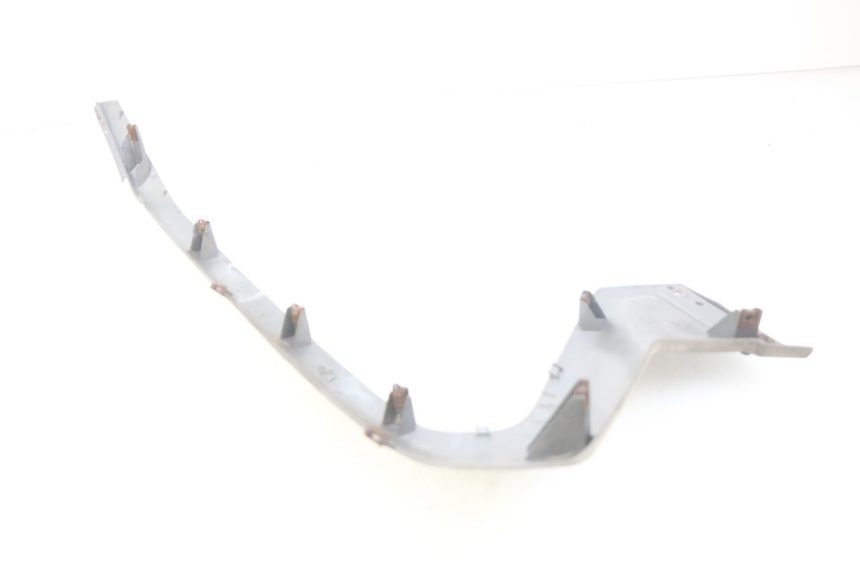 photo de PARAFANGO LATERALE ANTERIORE SINISTRO YAMAHA XMAX X-MAX 125 (2006 - 2009) - Zoom sullo stato d'uso