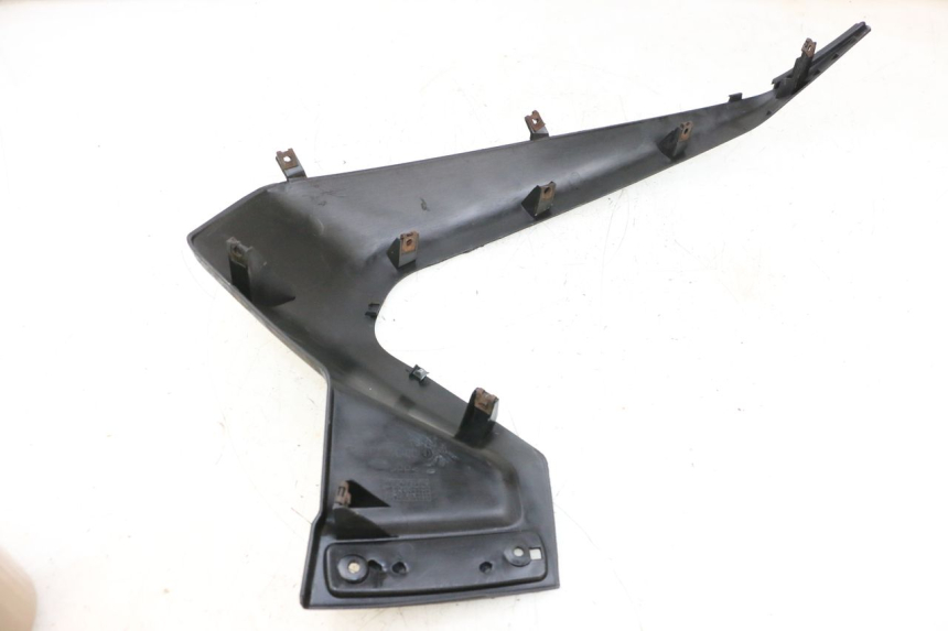 photo de PARAFANGO LATERALE ANTERIORE SINISTRO YAMAHA XMAX X-MAX 125 (2006 - 2009) - Zoom sullo stato d'uso