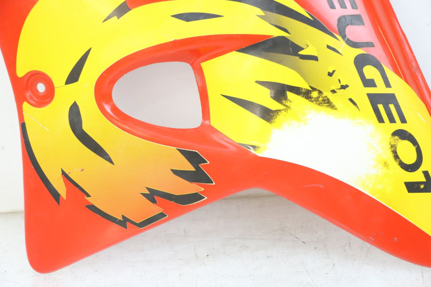 photo de PARAFANGO LATERALE ANTERIORE SINISTRO PEUGEOT XP6 50 (1997 - 2003) - Dettagli dei punti di fissaggio