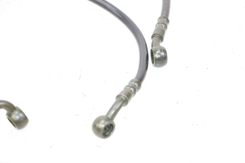 photo de TUBO FRENO ANTERIORE E POSTERIORE APOLLO RFZ 125 - Dettagli dei punti di fissaggio