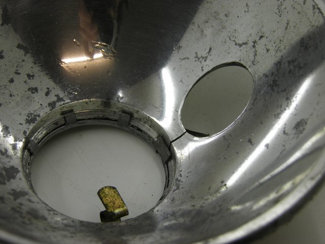 photo de COPERCHIO FARO ANTERIORE  PIAGGIO VESPA PX 125 (1997 - 2007) - Zoom sullo stato d'uso