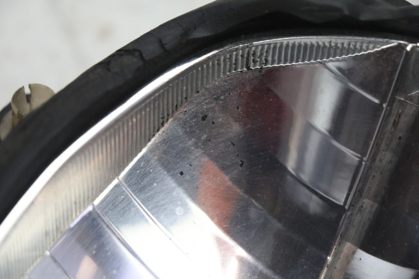photo de FONDO FANALE PIAGGIO ZIP 2T 50 (2009 - 2019) - Zoom sullo stato d'uso