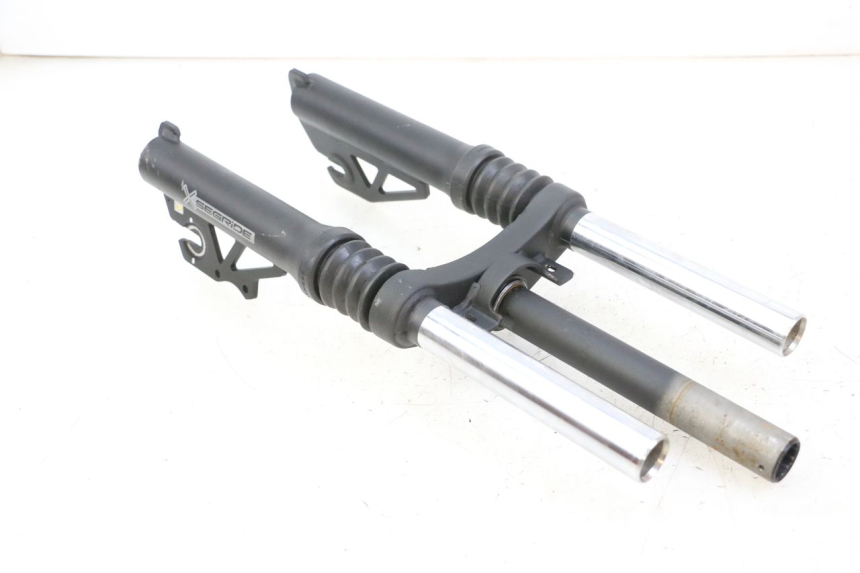 photo de FORCELLA SEGWAY NINEBOT ZT3 PRO 1 - Dettagli dei punti di fissaggio