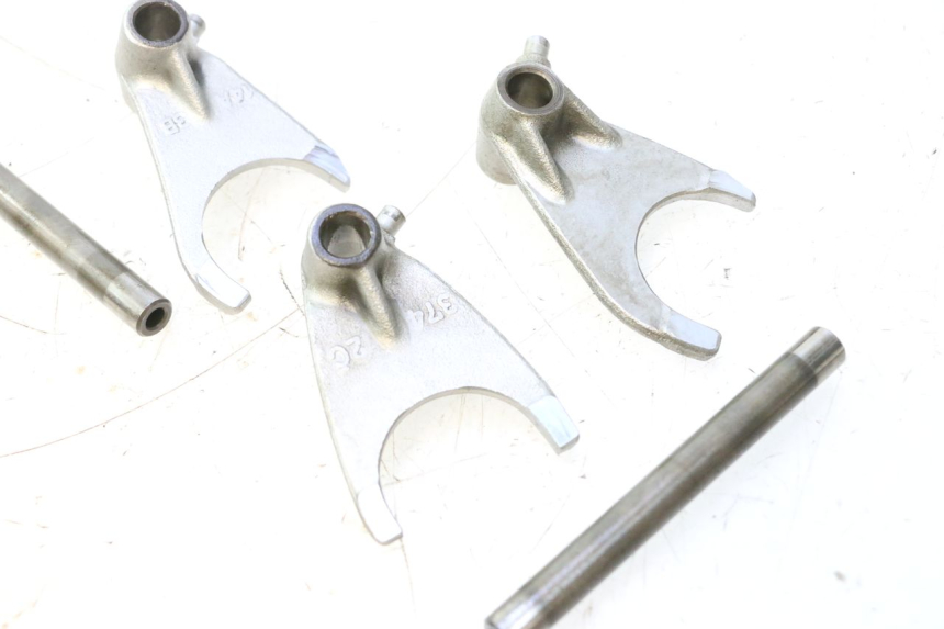 photo de FORCELLA CAMBIO SUZUKI DR S 600 (1985 - 1989) - Ricambio usato controllato