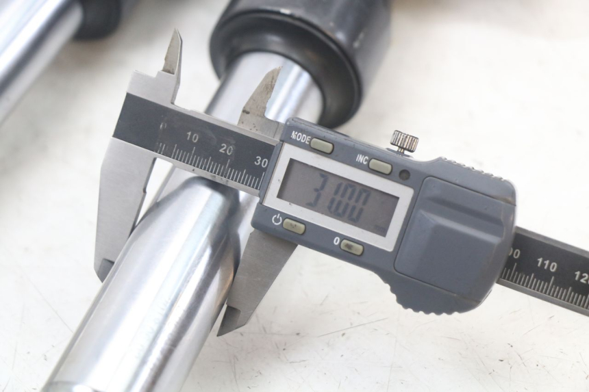 photo de FORCELLA GUIDATA KYMCO AGILITY 4T 50 (2018 - 2022) - Marcature e riferimenti originali